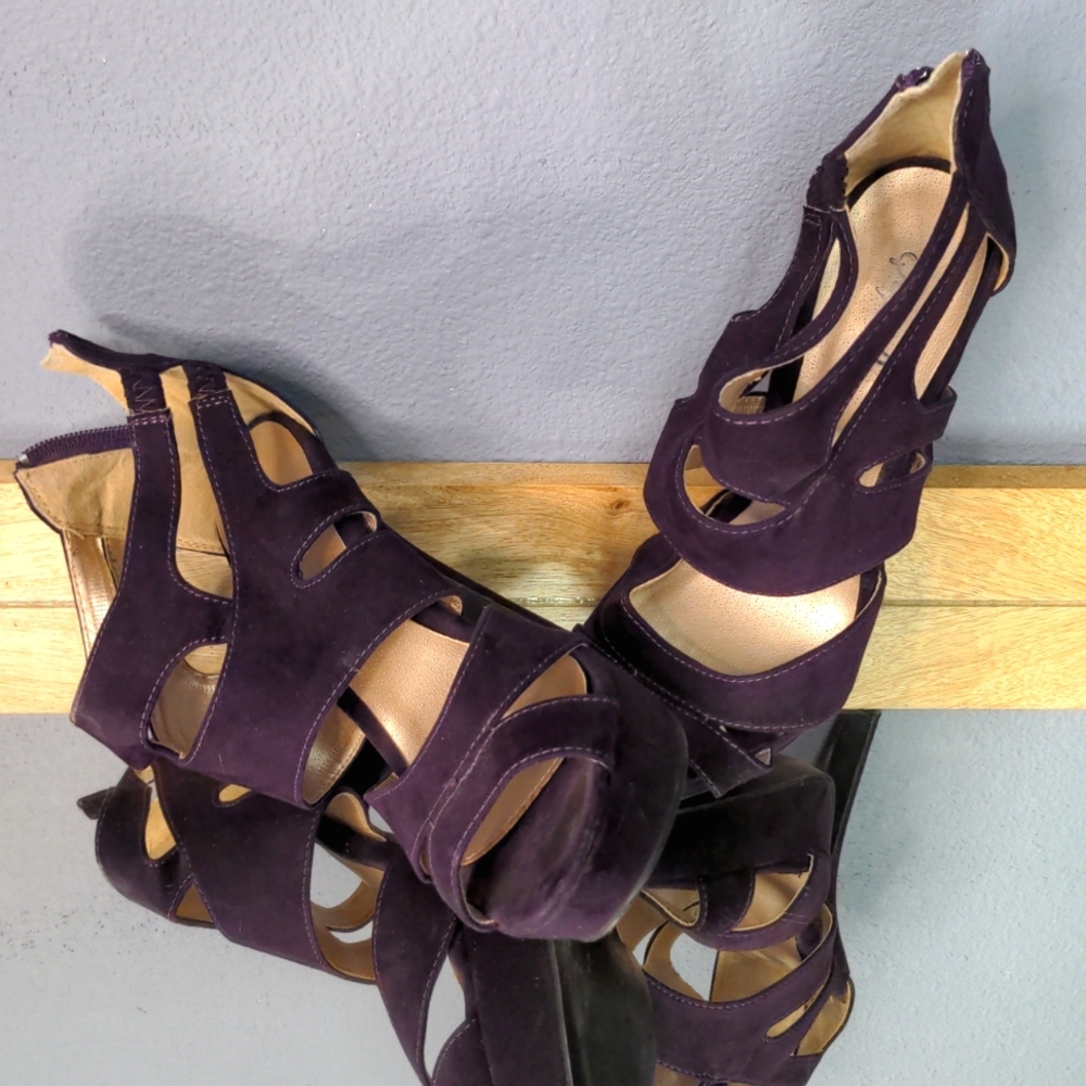 sz 7 purple strappy cut out peep toe platform heels pumps Qupid fabric heel zip